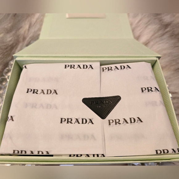 PRADA BEAUTY DICE 🎲 - Picture 7 of 9